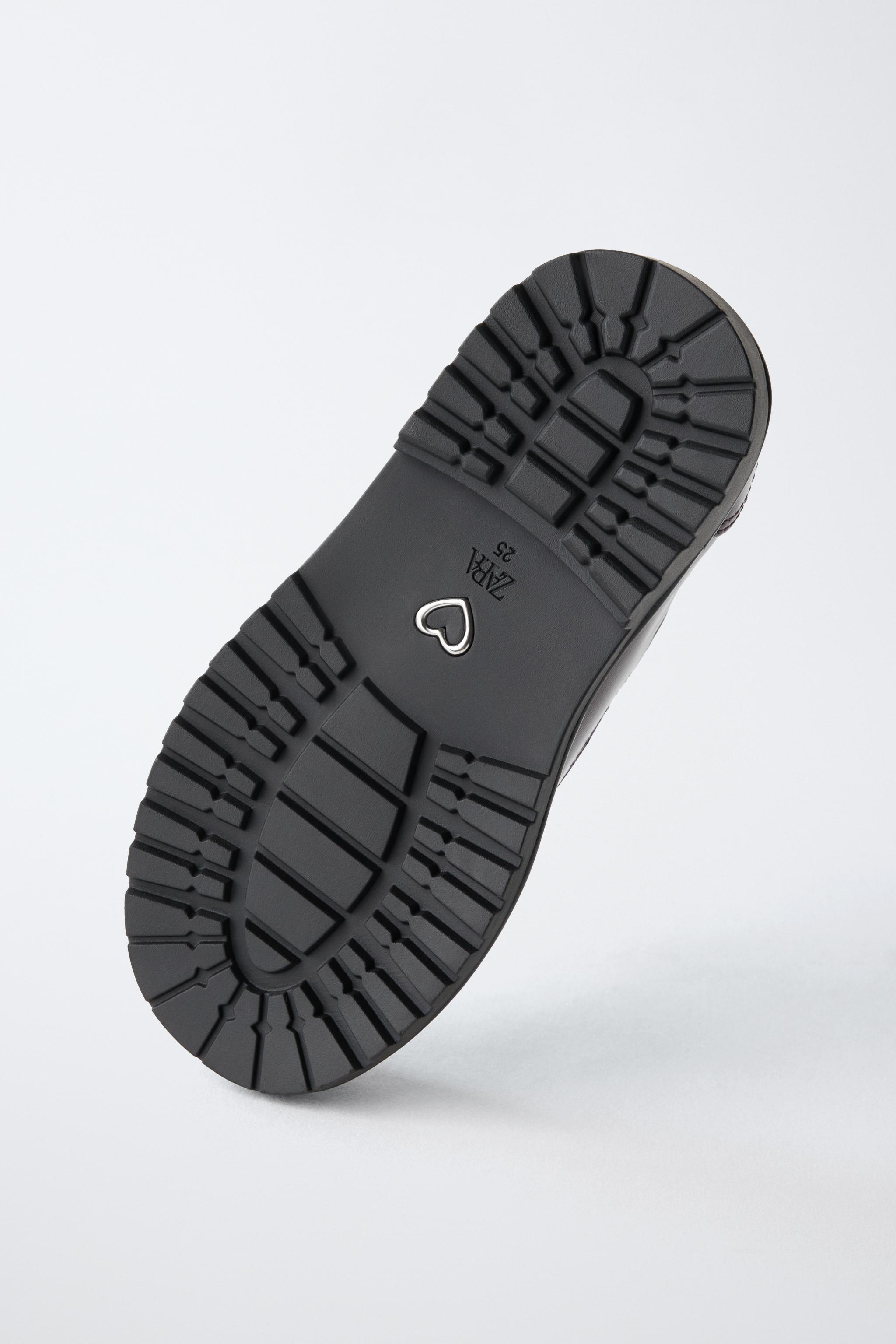 T-STRAP BALLET FLATS